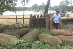 Quang Tri men spend millions to collect ordnance scraps