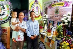 Dantri/Dtinews supports small orphan in Quang Nam