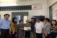 Dantri readers support ill teacher with VND207m