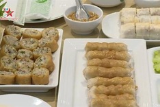 Vietnamese businessman brings grilled fermented pork rolls to Thailand