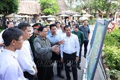 PM inspects, directs settlement of urgent issues in Phu Quoc