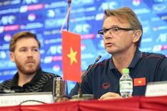 Philippe Troussier remains in hot seat despite Vietnam’s Asian Cup poor showing