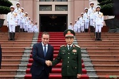 Vietnam, France look to stronger defence cooperation