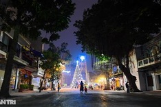 Muted Christmas in Hanoi