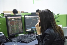 Market lifted by central bank's pivot signal: expert