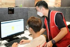 Foreign language tests postponed in Vietnam