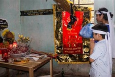 Two orphans in Ha Tinh in dire need of help