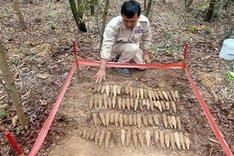 Wartime ammunition cache found in Quang Tri garden