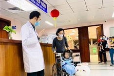 Little girl discharged from hospital after recovering from 12th-floor balcony fall