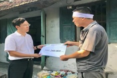 Readers help ill father raise small children