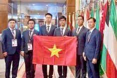 All Vietnamese students competing at Olympiads in 2024 win prizes: Ministry