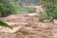 Over 100 households evacuated amid rising floods in Thanh Hoa