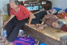 Elderly sisters struggle to stay alive