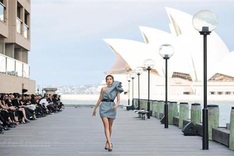 Vietnamese designer holds fashion show in Australia