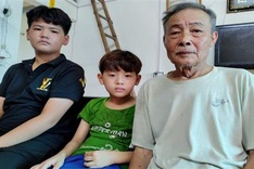 Father calls for help for injured son