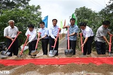 Dantri/DTiNews helps to build bridge for Can Tho’s poor village