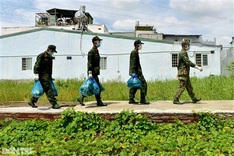Food deliveries to homes during tightened HCM City social distancing