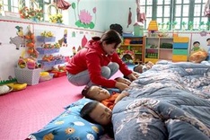 Lao Cai keeps students warm during cold winter
