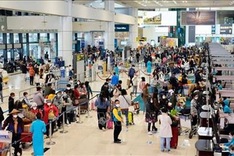 Number of passengers through Vietnamese airports decrease in October
