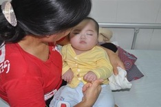 Abandoned baby struggling with treat meningitis needs help