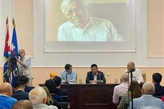 Cuba honours Vietnamese journalist