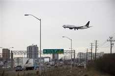 Aviation faces challenge to reduce pollution