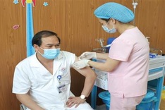 Vietnam expands Covid-19 vaccination