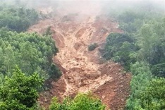 Dozens of Binh Dinh households evacuated due to landslides