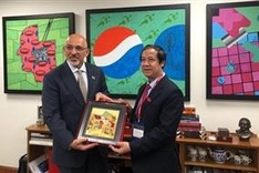 Vietnam, UK to step up educational cooperation