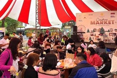 Danang opens Christmas market