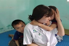 Dantri/DTiNews readers support twins suffering from cerebral palsy