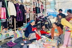 Easier entry to Vietnam-Laos border market