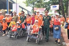 More than 5,000 join charity walk to support Agent Orange/dioxin victims
