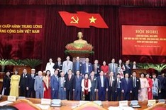 Intellectuals, scientists, writers, artists praised for contributions