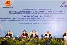 NA Chairman Vuong Dinh Hue attends AIPA-42 opening ceremony