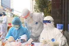 Health ministry warns about high risk of Omicron infection in Vietnam