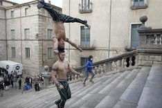 Vietnamese Giang Brothers break own world record in Spain