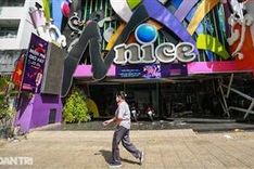 Bars and clubs to continue closing in HCM City