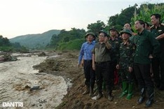 PM visits site of deadly Lao Cai landslide