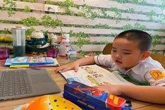 Several provinces postpone school reopening for first graders