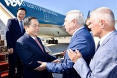 Top Vietnamese legislator arrives in Moscow for Russia visit