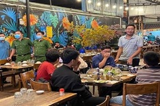 Small restaurants and street vendors banned in HCM City