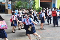 Many schools in Hanoi warn of student kidnapping risks