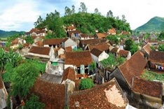 Tour of Dong Son ancient village launched