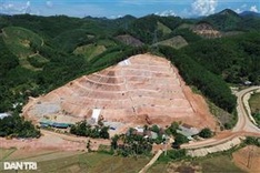 Quang Ngai modifying mountain slope geometry to prevent landslides