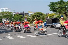 Danang cyclo team gets facelift
