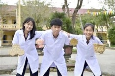 High school students use discarded agricultural, fishery waste for green products