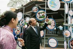 Mobile exhibition calls for safety for women, children