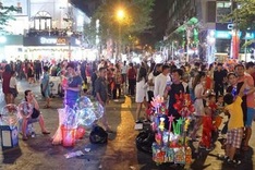 HCM City targets vendors on pedestrian street