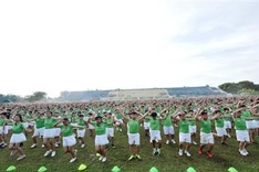 Mass physical exercise breaks record in Vietnam